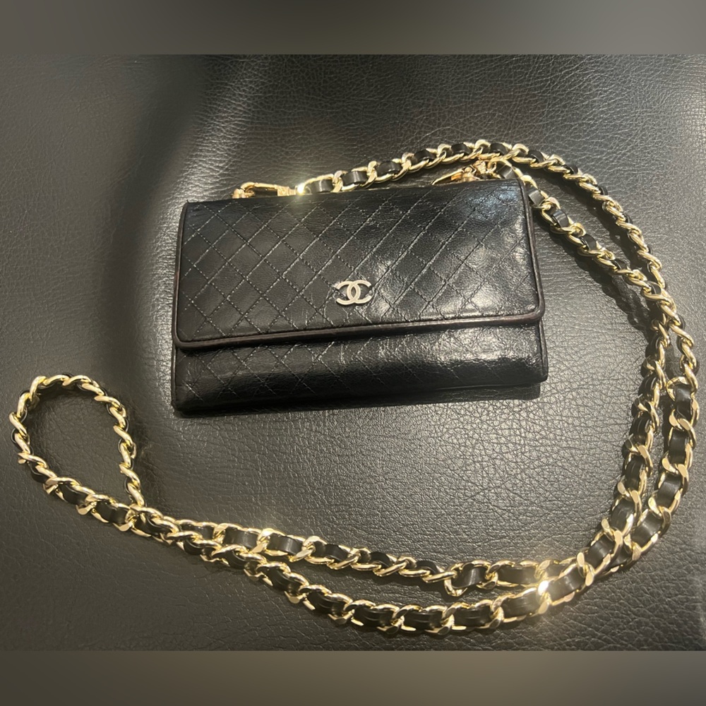 (Almost) vintage pre-loved Chanel quilted wallet (aftermarket chain strap added)